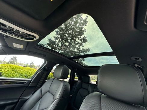 Certified 2020 Porsche Macan S AWD/4WD image 19