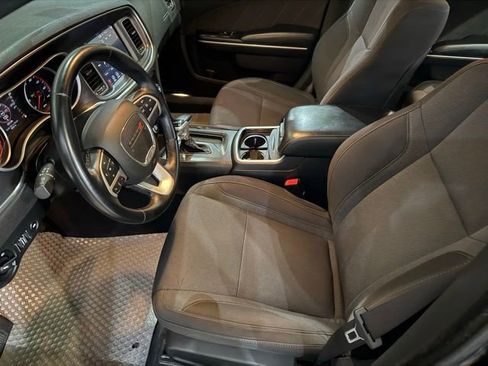 Used 2017 Dodge Charger SXT AWD/4WD image 10