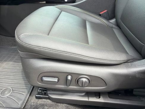 Used 2025 Chevrolet Trax ACTIV FWD image 13