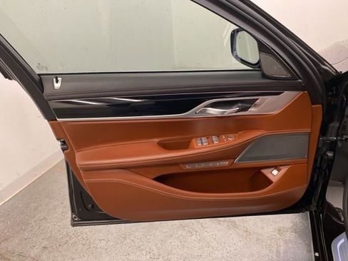 Used 2018 BMW 750i xDrive image 22