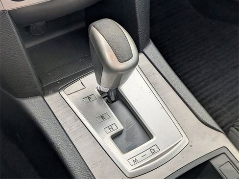 Used 2010 Subaru Legacy 2.5i image 21