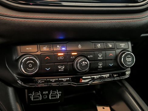 Used 2023 Dodge Durango GT AWD/4WD image 24