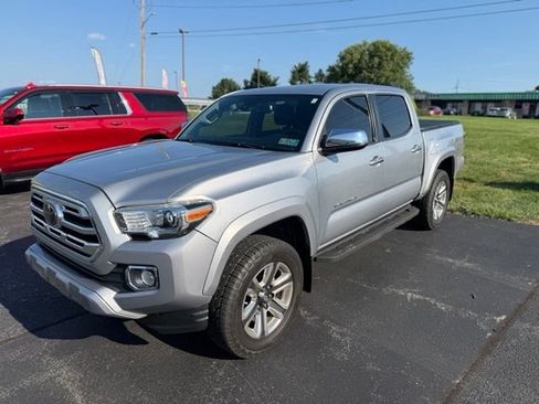 Used 2018 Toyota Tacoma Limited AWD/4WD image 4