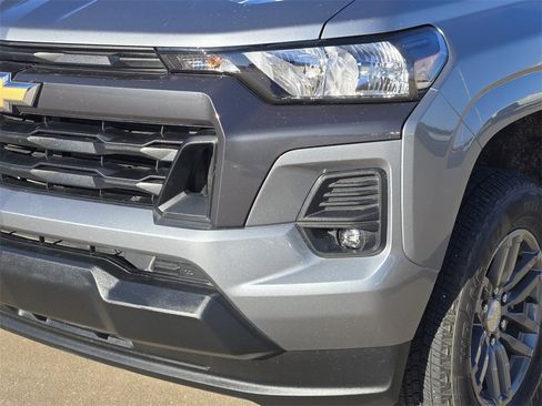 Used 2024 Chevrolet Colorado LT w/ LT Convenience Package II image 30