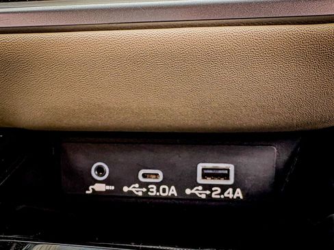 Used 2023 Subaru Outback Premium image 34