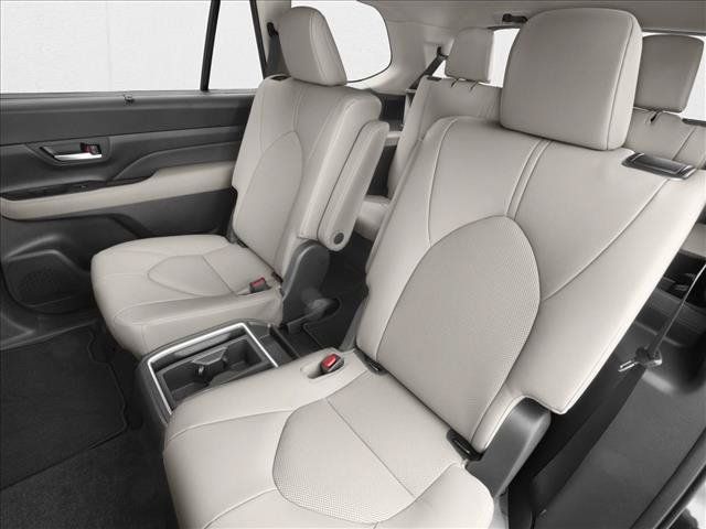 New 2026 Toyota Grand Highlander XLE FWD image 9