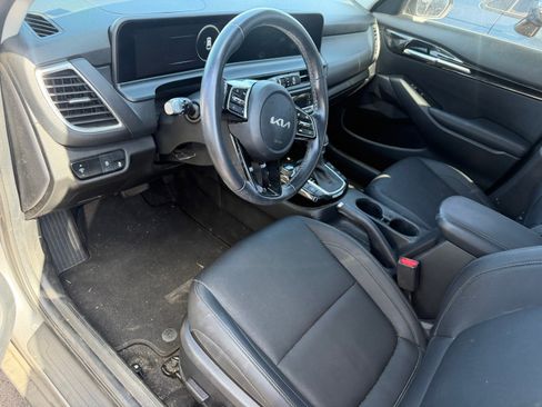Certified 2024 Kia Seltos EX FWD image 7