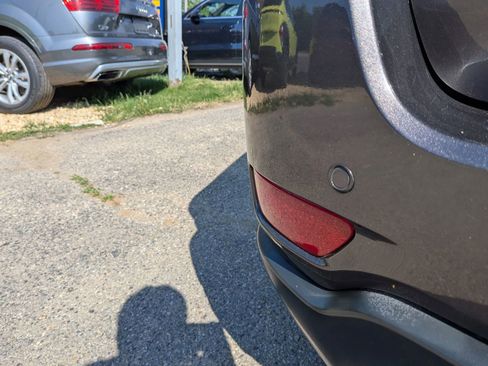 Used 2019 Jeep Grand Cherokee Laredo AWD/4WD image 14