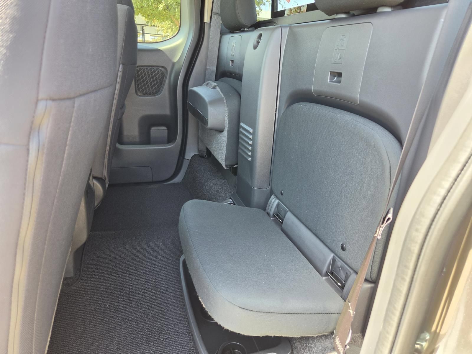 New 2027 Nissan Frontier S w/ Tow Package RWD image 13