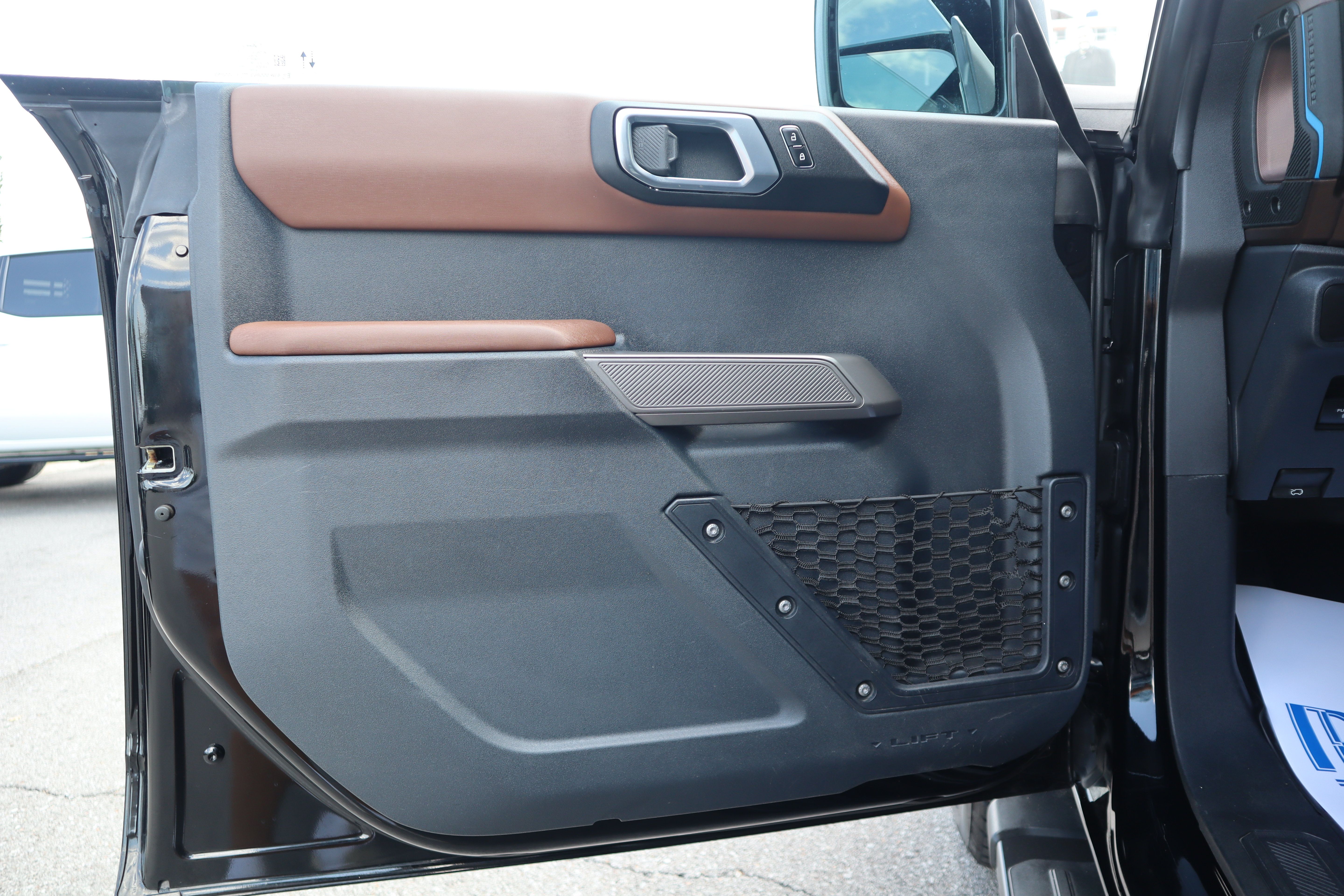 Used 2023 Ford Bronco Outer Banks AWD/4WD image 12