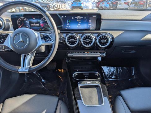 Used 2025 Mercedes-Benz CLA 250 image 17