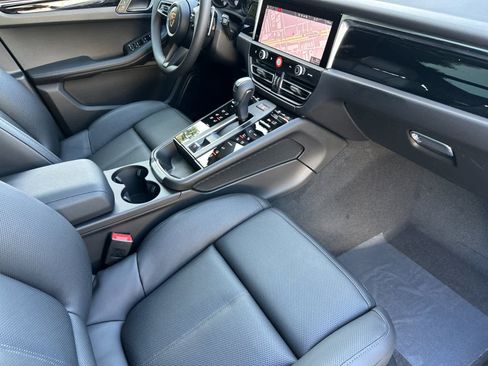 New 2026 Porsche Macan AWD/4WD image 17