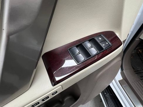 Used 2014 Lexus GX 460 w/ Premium Package image 29