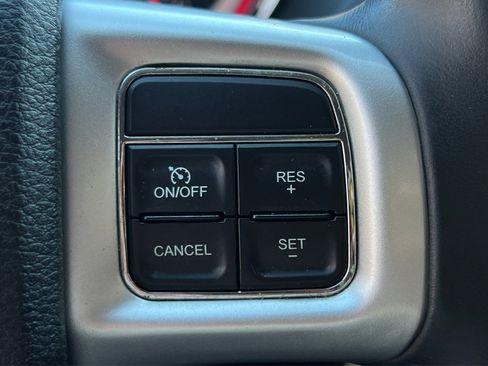 Used 2019 Dodge Grand Caravan SE w/ UConnect Hands-Free Group FWD image 33