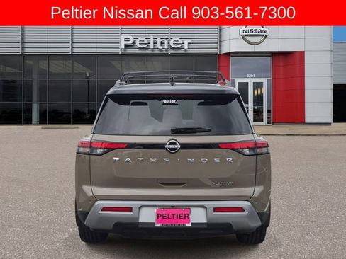 Used 2024 Nissan Pathfinder Platinum FWD image 5