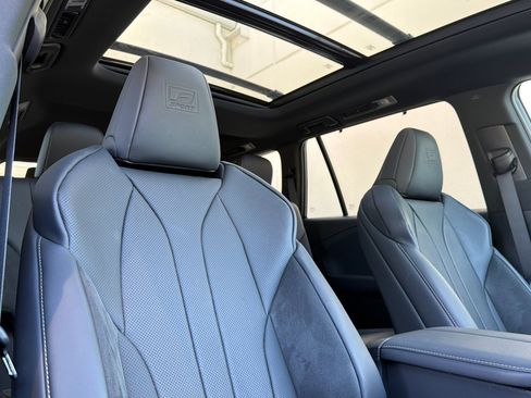 Certified 2025 Lexus TX 500h AWD image 21