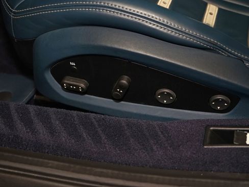 Used 2021 Ferrari F8 Tributo image 32