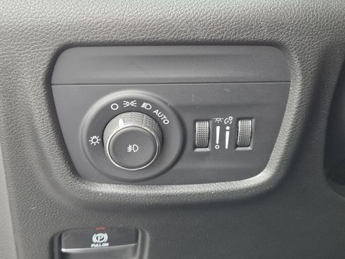 Certified 2022 Jeep Grand Cherokee L Limited RWD image 19
