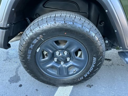 Used 2022 Jeep Wrangler Sport image 13
