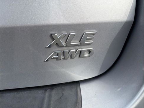 Used 2015 Toyota Sienna XLE Premium image 9