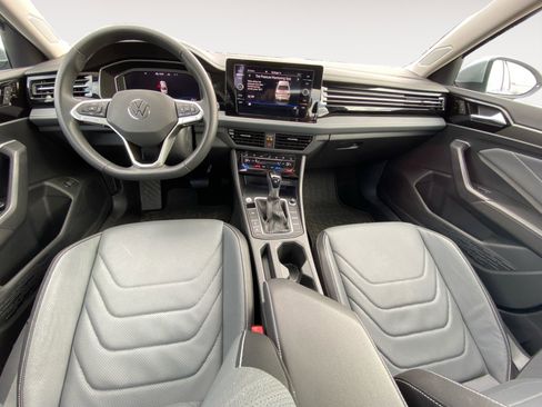 Used 2025 Volkswagen Jetta SEL image 19