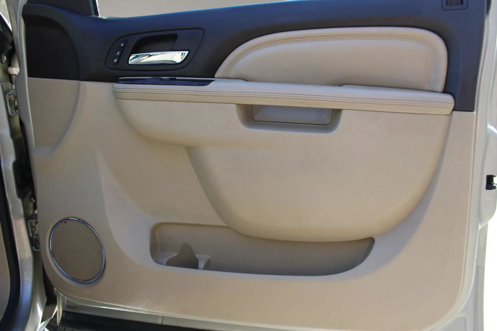 Used 2013 GMC Yukon Denali AWD/4WD image 8