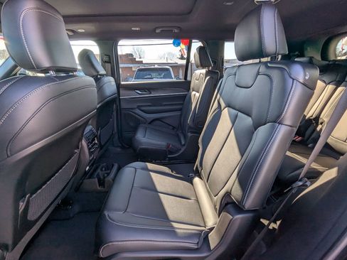 New 2025 Jeep Grand Cherokee L Limited image 21