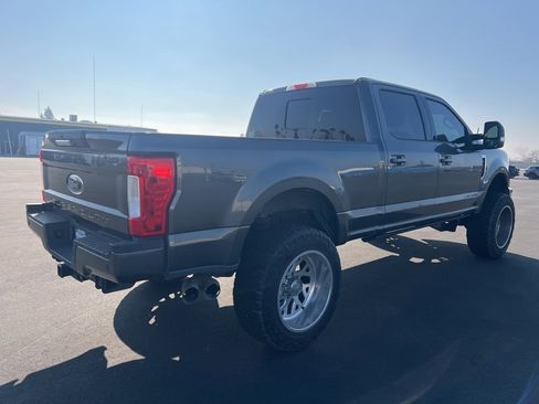 Used 2017 Ford F250 Lariat image 5