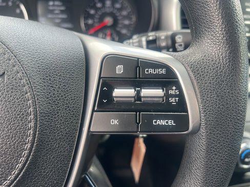 Used 2019 Kia Sorento LX image 59