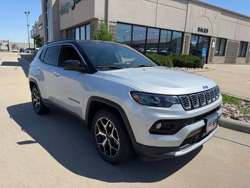 Used 2025 Jeep Compass Limited AWD/4WD image 1