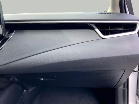 Used 2024 Toyota Corolla LE FWD image 18