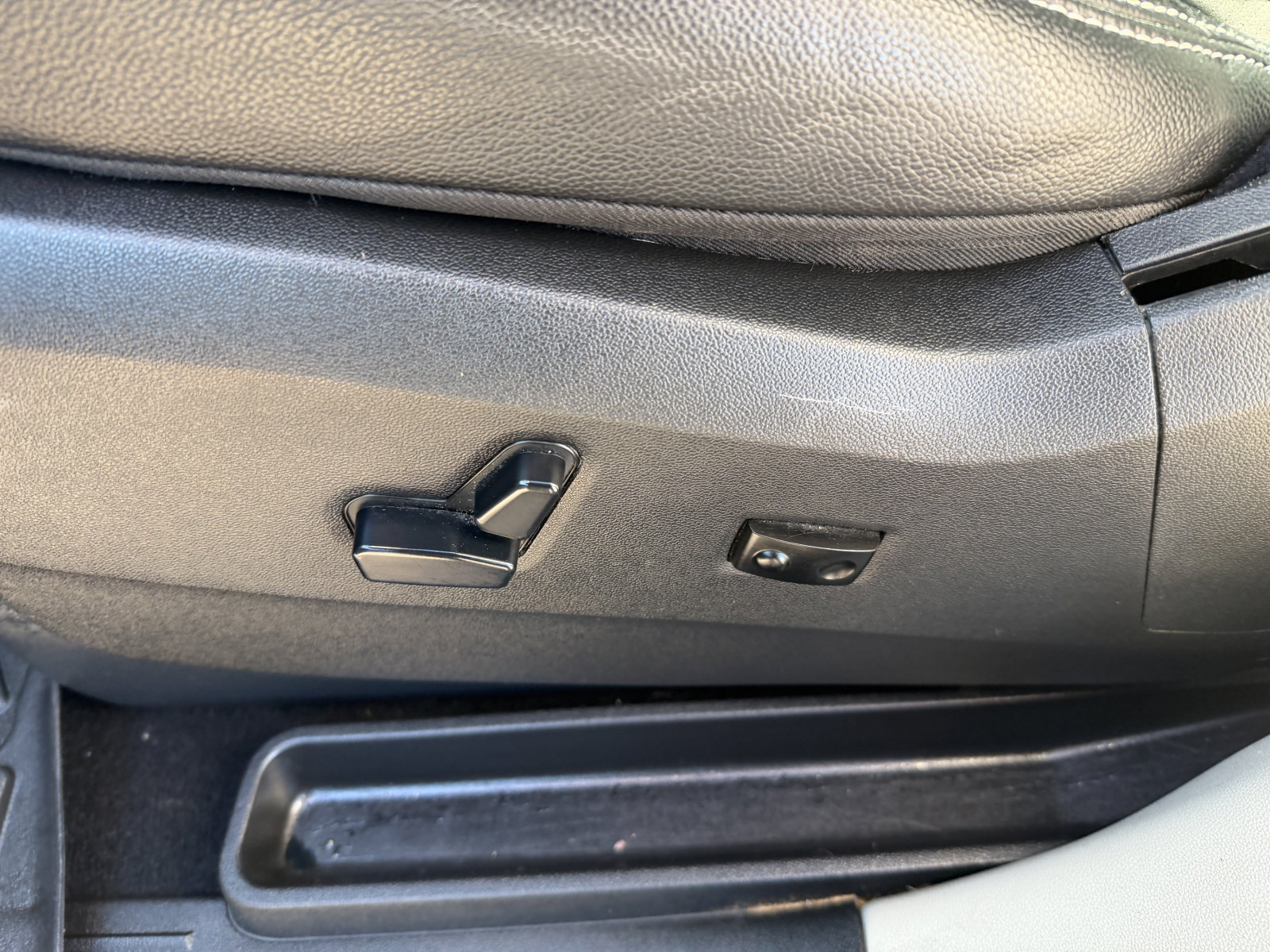 Used 2019 Dodge Grand Caravan SXT FWD image 18