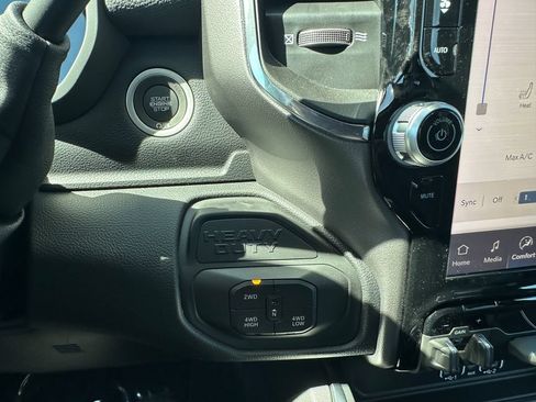 New 2026 RAM 2500 Laramie w/ Night Edition AWD/4WD image 25