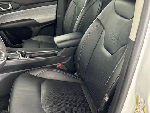 Used 2022 Jeep Compass Latitude image 12