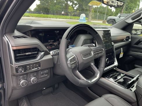 New 2026 GMC Yukon XL Denali w/ Denali Reserve Package AWD/4WD image 10