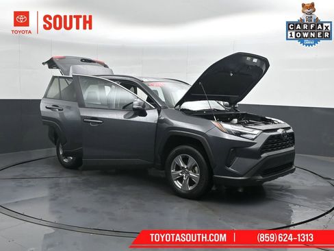 Used 2025 Toyota RAV4 XLE AWD/4WD image 55