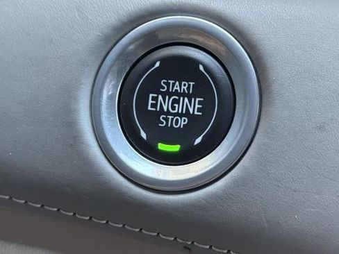 Used 2022 Cadillac Escalade Premium Luxury Platinum AWD/4WD image 37
