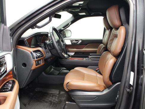 Used 2024 Lincoln Navigator L Reserve AWD/4WD image 20