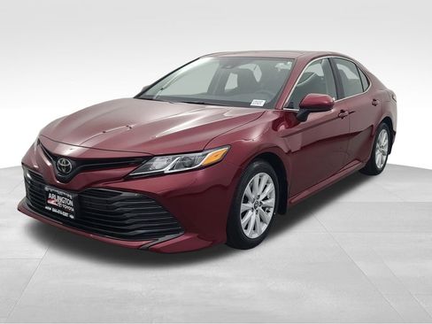 Used 2020 Toyota Camry LE image 9
