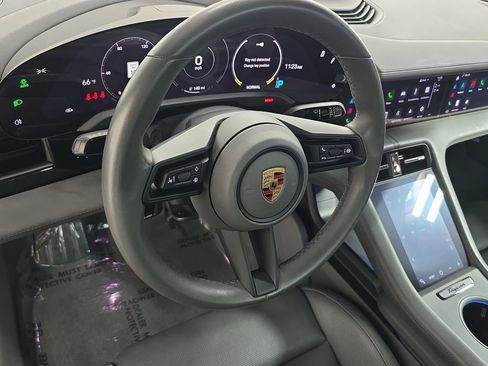 Used 2023 Porsche Taycan image 4