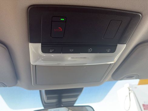Used 2025 Nissan Altima 2.5 SV FWD image 15