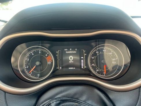 Used 2016 Jeep Cherokee Sport FWD image 6