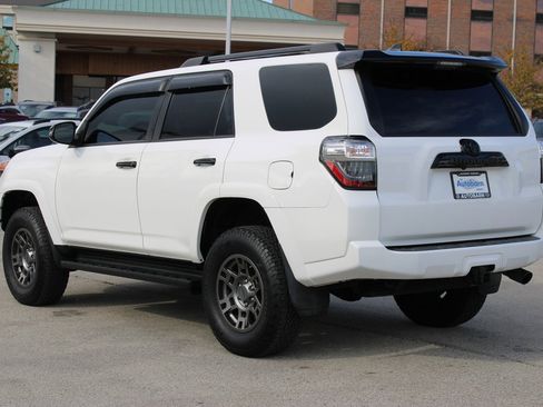 Used 2021 Toyota 4Runner Venture image 7