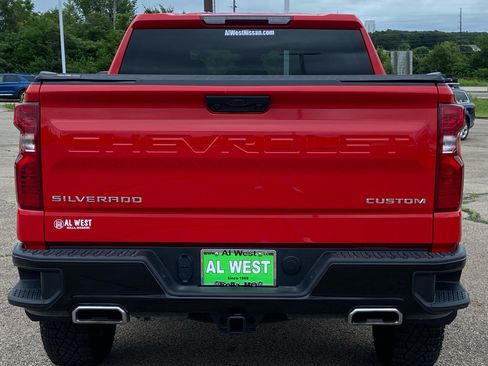 Used 2025 Chevrolet Silverado 1500 Custom Trail Boss AWD/4WD image 4