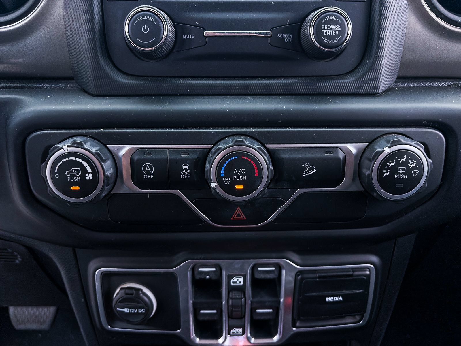 Used 2018 Jeep Wrangler Unlimited Sport S AWD/4WD image 19