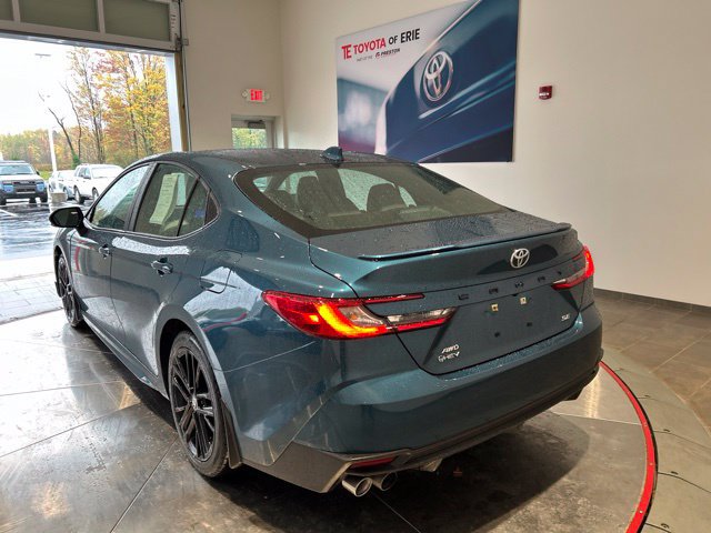 Used 2025 Toyota Camry SE w/ Convenience Package AWD/4WD image 5