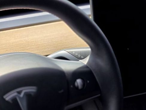 Used 2023 Tesla Model Y Long Range AWD/4WD image 16