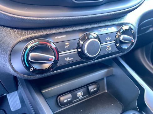 Used 2022 Kia Soul LX w/ Technology Package FWD image 19