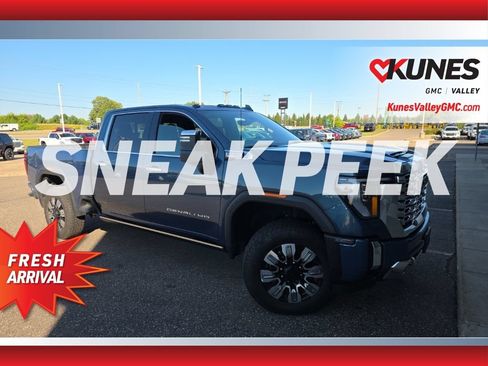 Used 2025 GMC Sierra 3500 Denali w/ Denali Reserve Package AWD/4WD image 6
