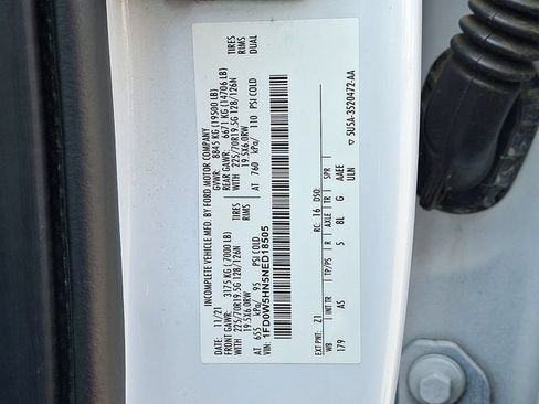 Certified 2022 Ford F550 4x4 Crew Cab Super Duty w/ Power Equipment Group image 25